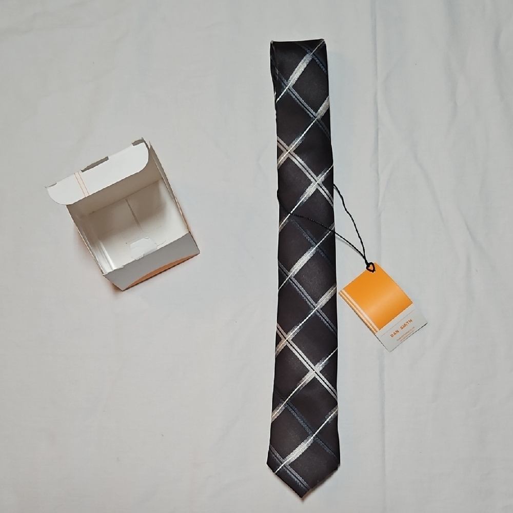 NEW Dan Smith Skinny Neck Tie in Gift Box Checkered Black & Silver Gray Necktie